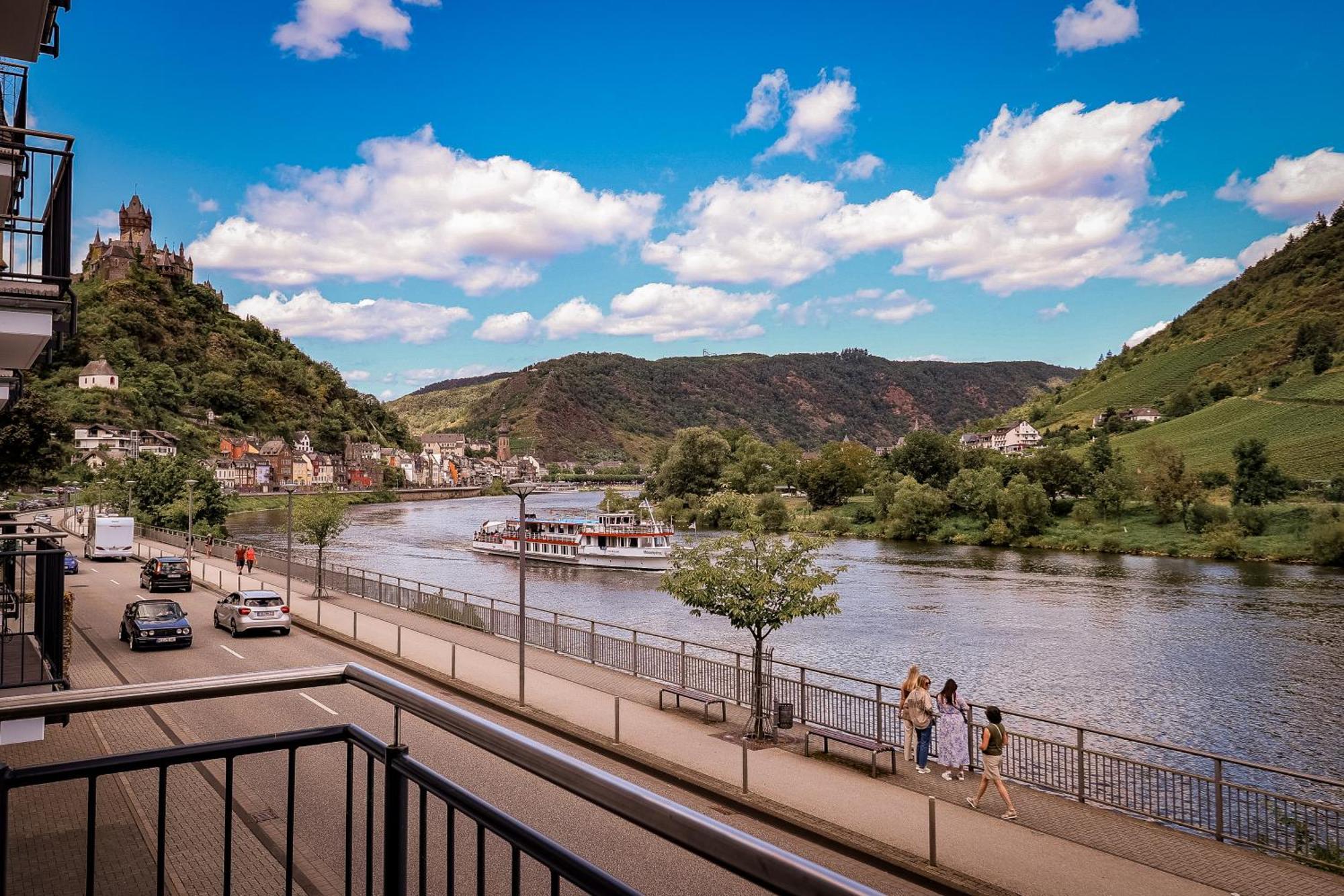 Moselpromenade Villa Moselufer, Panorama & Burg Cochem Blick, Netflix, Balkon 외부 사진